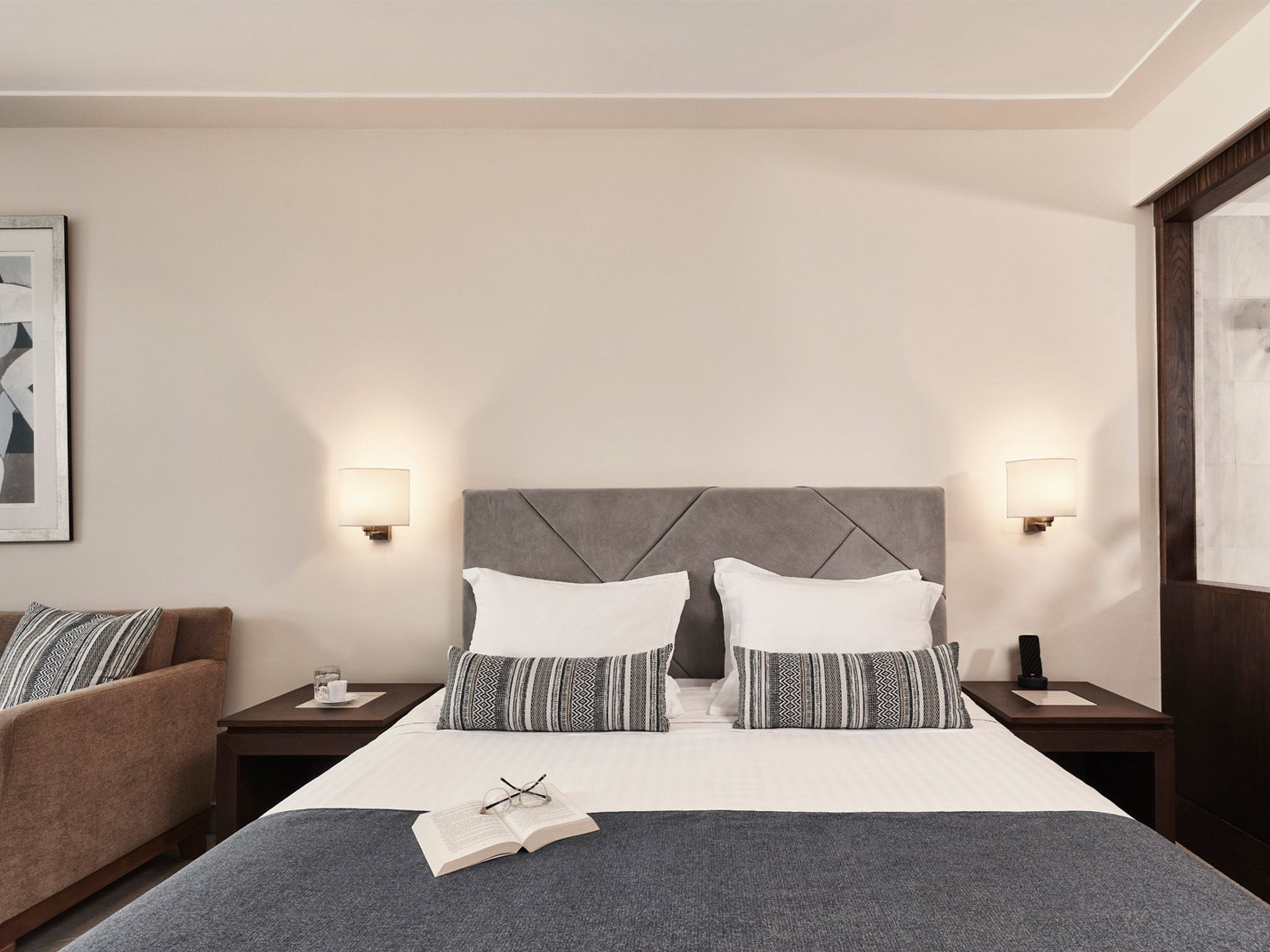 EXECUTIVE SUITE ONE BEDROOM